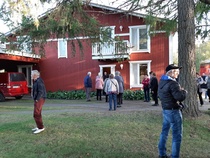 Lopuksi viiniä. Punaisen tuvan viinitila Alajärvellä