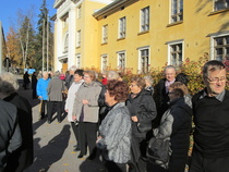 Tässä odotamme linja-autoa Virroille